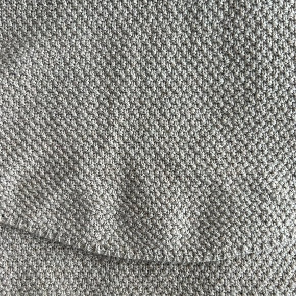 Aritzia- Wilfred Silk and Cashmere V Neck Sweater - Picture 3 of 5